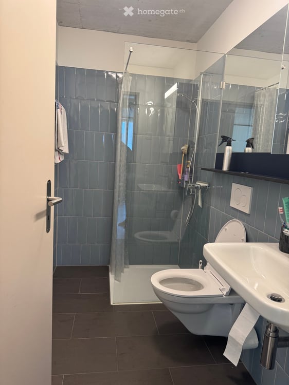 26 m² großes, möbliertes Zimmer in einer 4,5-Zimmer-WG in Kloten – Modern und zentral gelegen 3
