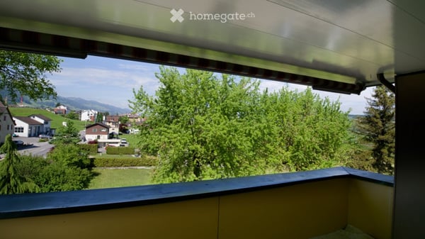 Helle 4.5-Zimmer-Wohnung mit Balkon und schöner Aussicht in Buttikon SZ 5