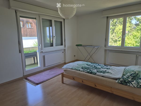 Ruhige und zentrale Wohnung mit Aussicht auf Regensberg 6