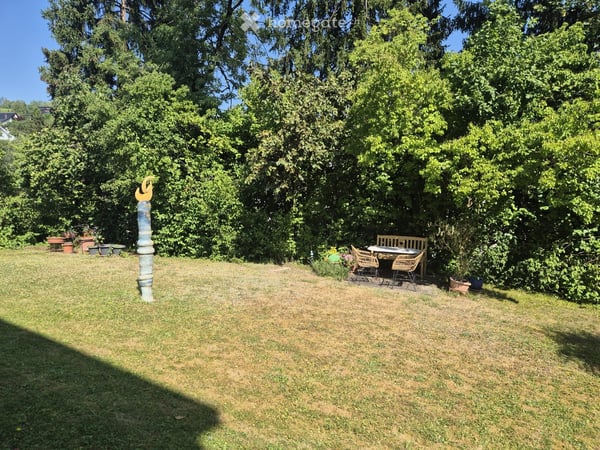 Ruhige und zentrale Wohnung mit Aussicht auf Regensberg 2