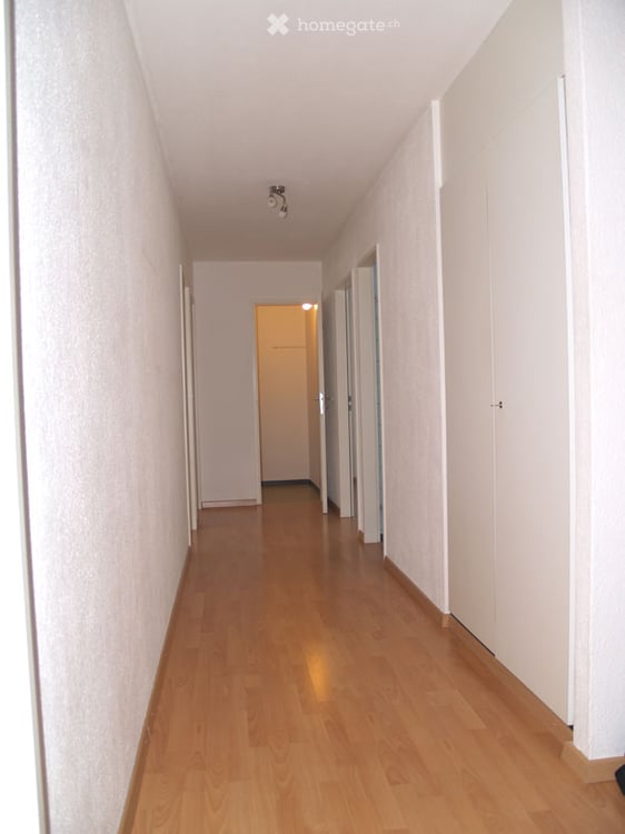 Schöne 4.5-Zimmer Wohnung im 2.OG an ruhiger und doch zentraler Lage 7