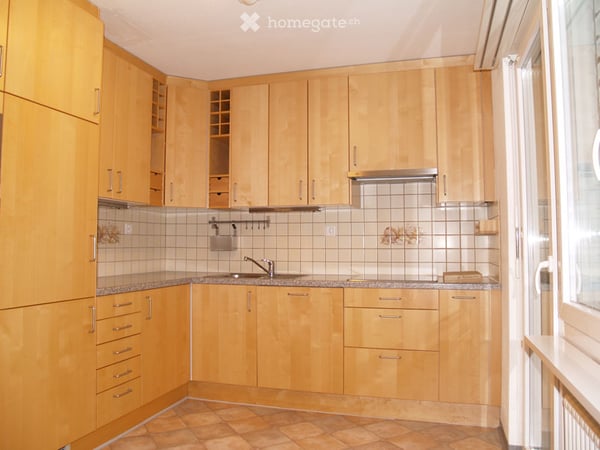Schöne 4.5-Zimmer Wohnung im 2.OG an ruhiger und doch zentraler Lage 2