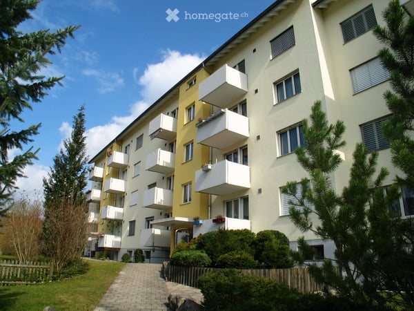 Schöne 4.5-Zimmer Wohnung im 2.OG an ruhiger und doch zentraler Lage 1