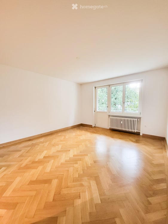 Charmante 3-Zimmer-Altbauwohnung mit Balkon an der Muristrasse, Bern 2