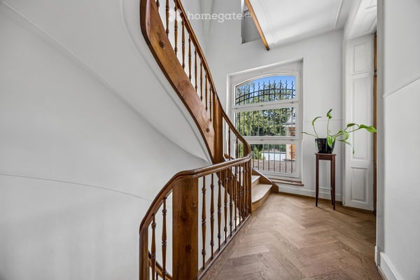 Luxuriöse Stadt-Villa mit 470 m2 Wohnfläche und drei privaten Garagenplätzen mitten in Basel 11