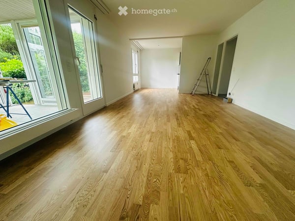Frisch renovierte 3.3 Zimmer Wohnung mit Balkon und Gartensitzplatz in Stäfa 2