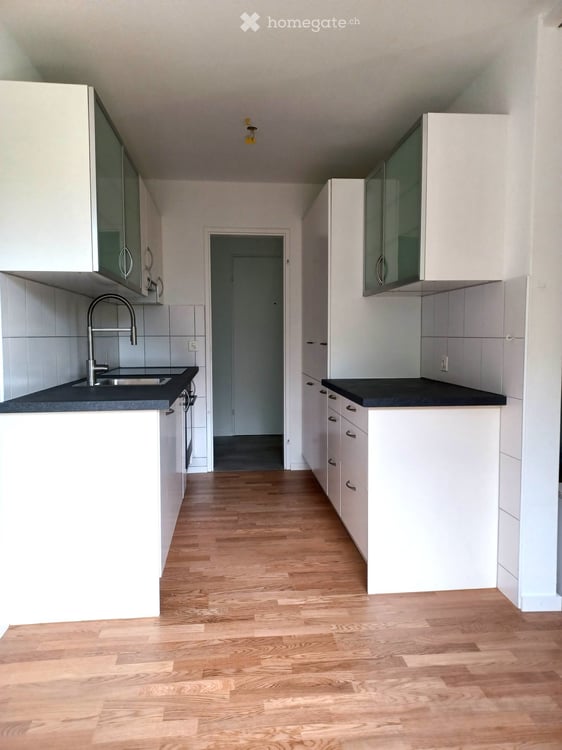Frisch renovierte 3.3 Zimmer Wohnung mit Balkon und Gartensitzplatz in Stäfa 4