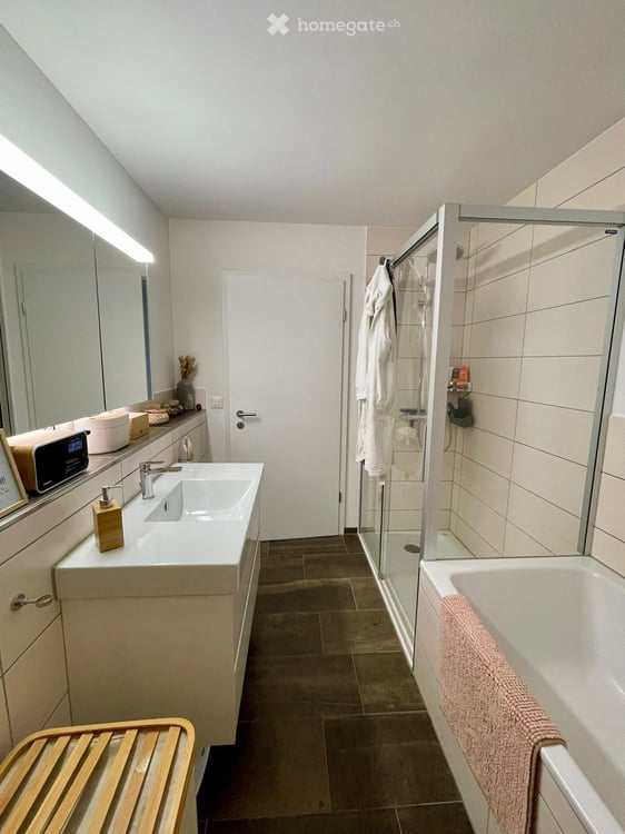 Schöne 3,5 Zimmer Wohnung in freistehendem Mehrfamilienhaus 4