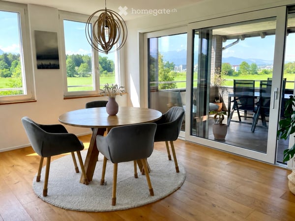 Schöne 3,5 Zimmer Wohnung in freistehendem Mehrfamilienhaus 5