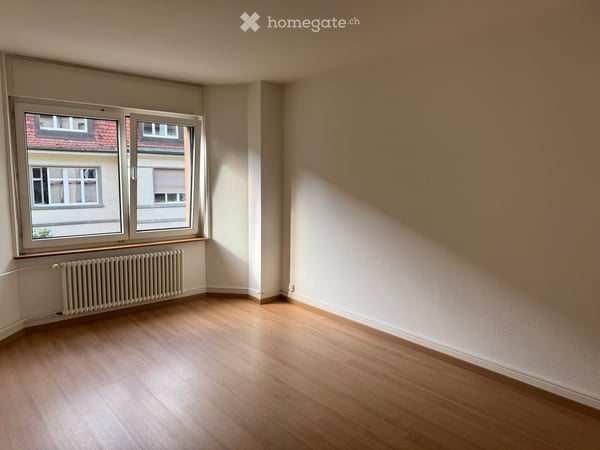 Charmante 3-Zimmer-Wohnung mit Balkon in Basel – sofort verfügbar! 2