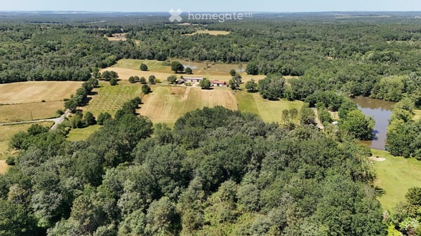Domaine de 28 ha avec étang privé, maison, 2 gîtes et plus de 400 m² de dépendances, Dordogne, Fr 26