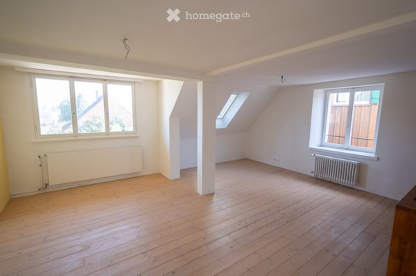 Helle 2.5-Zimmer-Wohnung mit schöner Aussicht in Fällanden 2