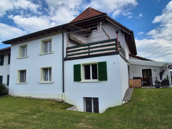 Charmante 4-Zimmer-Altbauwohnung mit Balkon in Oberbipp 2
