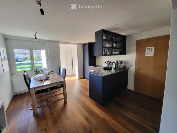 Charmante 4-Zimmer-Altbauwohnung mit Balkon in Oberbipp 4