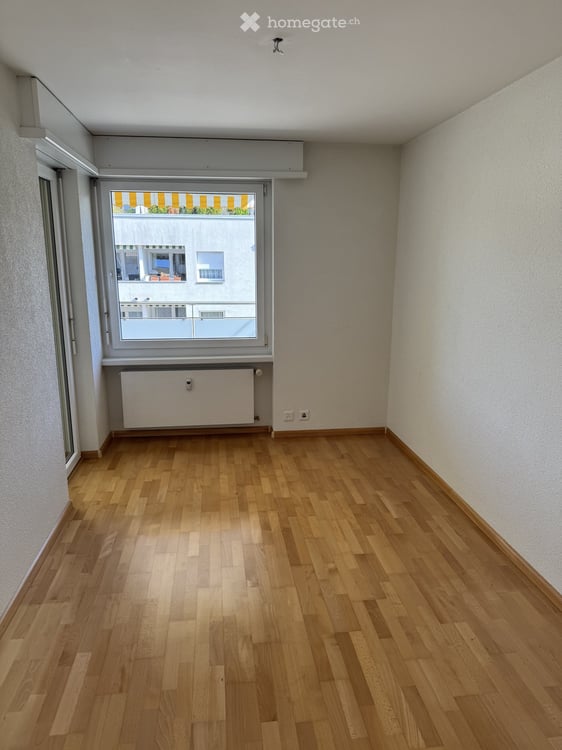 Charmante 3-Zimmer-Wohnung mit Balkon und schöner Aussicht in Reinach BL 8