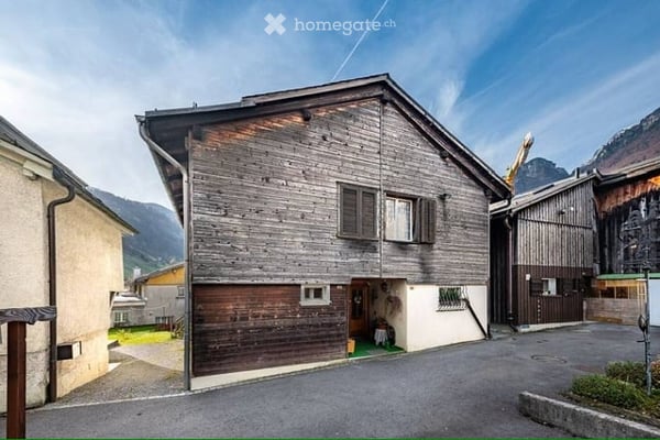 Charming 4-Room Half-House with Mountain Views in Schwanden GL 6