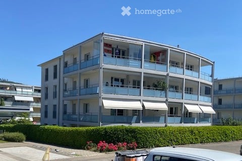 Helle, sonnige 4.5-Zimmer-Wohnung mit grossem Balkon an zentraler Lage in Elgg 1