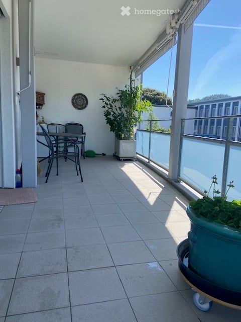 Helle, sonnige 4.5-Zimmer-Wohnung mit grossem Balkon an zentraler Lage in Elgg 10
