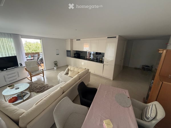 3.5-Zimmer-Wohnung mit modernem Ausbaustandard in zentraler Lage in Bülach 2