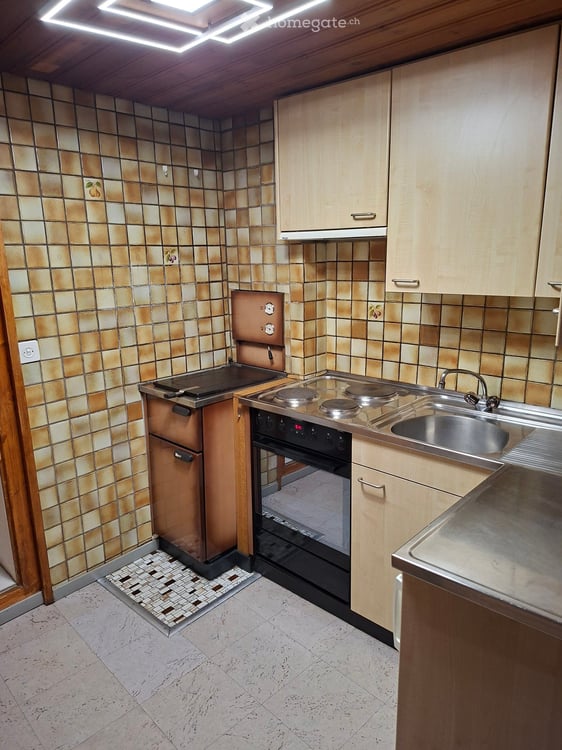Charmante 1.5-Zimmer-Wohnung mit Bergblick in Törbel 4