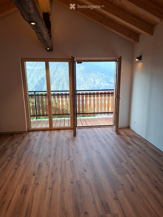 Charmante 1.5-Zimmer-Wohnung mit Bergblick in Törbel 2