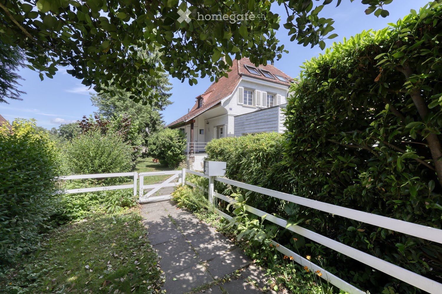 Immobilie in Zollikon - Exklusives 8.5-Zimmer-Doppeleinfamilienhaus in Zollikerberg - Bild 1