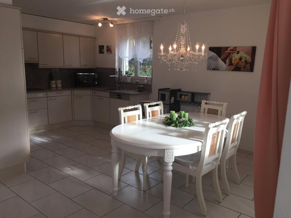 Schöne 4.5-Zimmer-Wohnung in Weiach 2