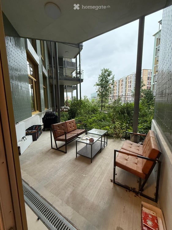 Moderne 4.5-Zimmer-Maisonette-Wohnung 12
