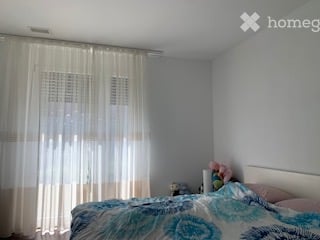 Helle moderne 4.5-Zimmer-Wohnung im EG mit Terrasse in Winkel 4