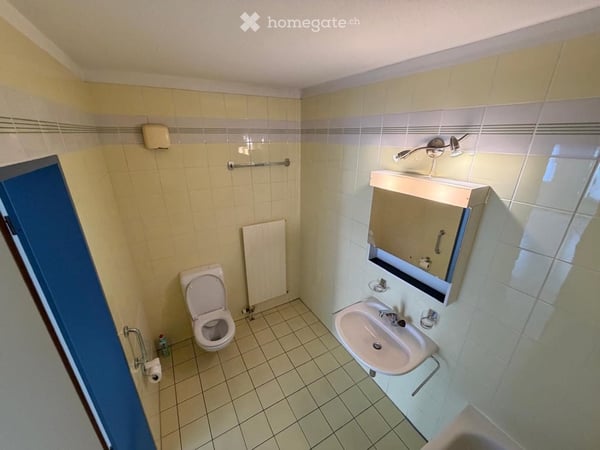 Luminoso appartamento di 2.5 locali con ampio balcone in posizione strategica 9