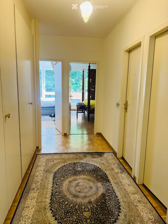 Spacieux appartement de 6 pièces avec balcon et double box 2