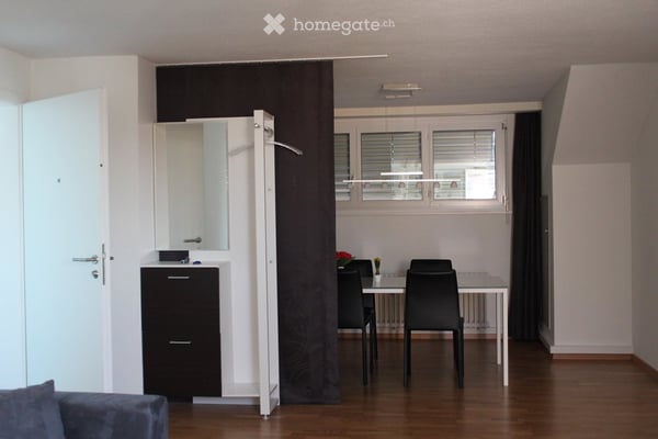 Frisch sanierte 2,5 Zi-Dach-Wohnung an ruhiger Lage 4