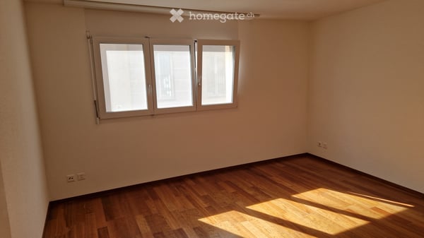 Helle 3.5-Zimmer-Wohnung mit Balkon und schöner Aussicht im Zentrum von Eschenbach SG 5