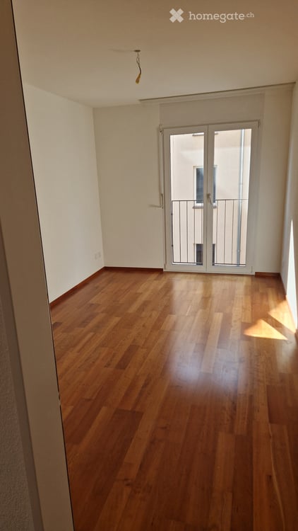 Helle 3.5-Zimmer-Wohnung mit Balkon und schöner Aussicht im Zentrum von Eschenbach SG 4