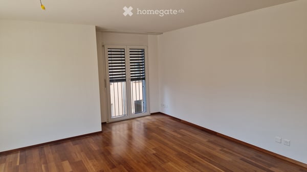 Helle 3.5-Zimmer-Wohnung mit Balkon und schöner Aussicht im Zentrum von Eschenbach SG 3