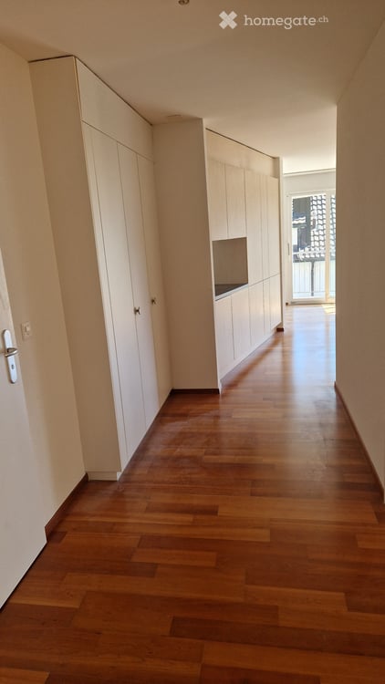 Helle 3.5-Zimmer-Wohnung mit Balkon und schöner Aussicht im Zentrum von Eschenbach SG 7
