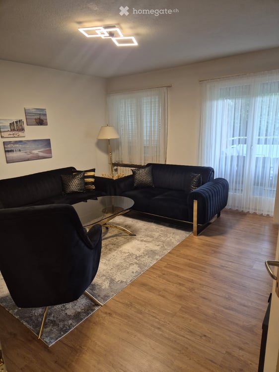 Sehr grosszügige 2,5-Zi Wohnung mit grossem Balkon auf der Sonnenseite 4