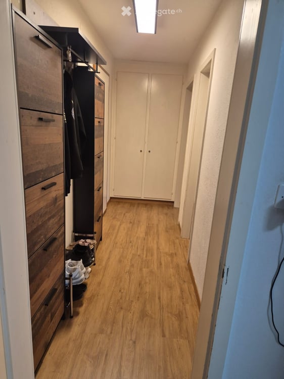 Sehr grosszügige 2,5-Zi Wohnung mit grossem Balkon auf der Sonnenseite 7