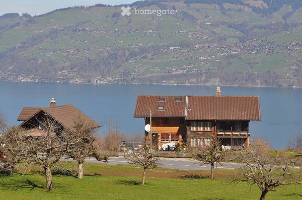 Einfamilienhaus mit See- und Bergsicht in Aeschi bei Spiez 2
