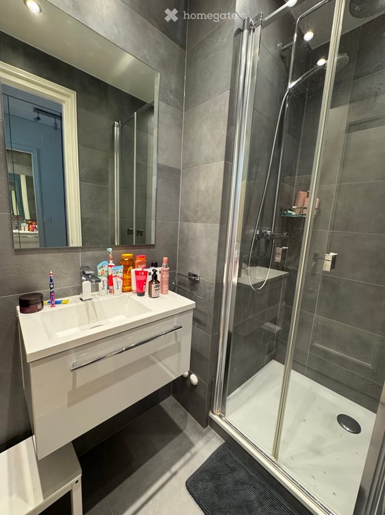 Spacieux appartement de 6 pièces avec balcon au 5ème étage à Champel, Genève 7