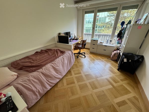 Spacieux appartement de 6 pièces avec balcon au 5ème étage à Champel, Genève 8