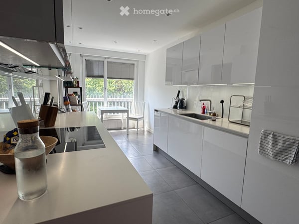 Spacieux appartement de 6 pièces avec balcon au 5ème étage à Champel, Genève 2