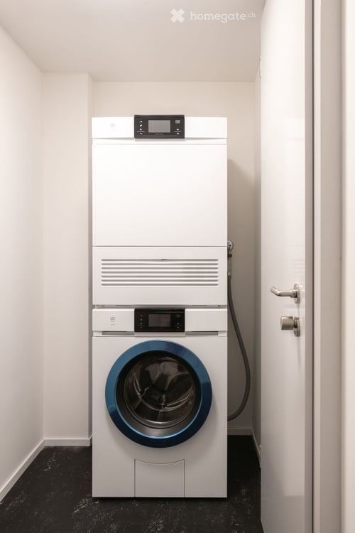 Charmante 2.5-Zimmer-Altbauwohnung an bester Lage in Zürich 8001 12