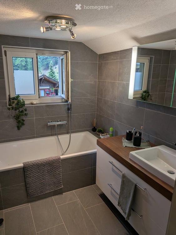 Grosszügige 3.5-Zimmer-Wohnung im Saastal 4