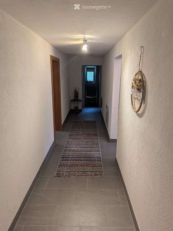 Grosszügige 3.5-Zimmer-Wohnung im Saastal 10