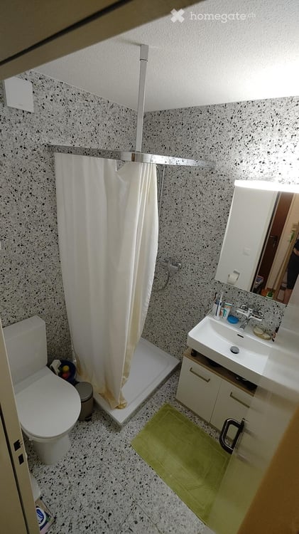 Charmante 2.5-Zimmer-Terrassenwohnung an der Bahnhofstrasse in Interlaken 12