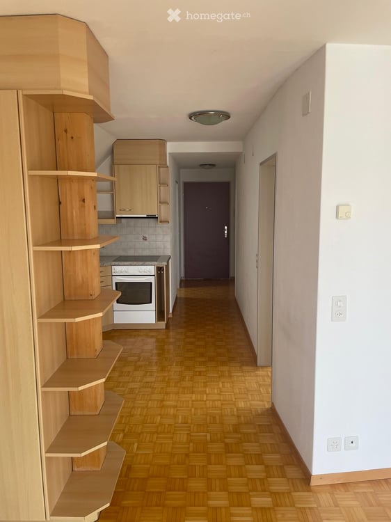 Helle 2.5-Zimmer-Dachwohnung mit Charme in Zürich Albisrieden 6