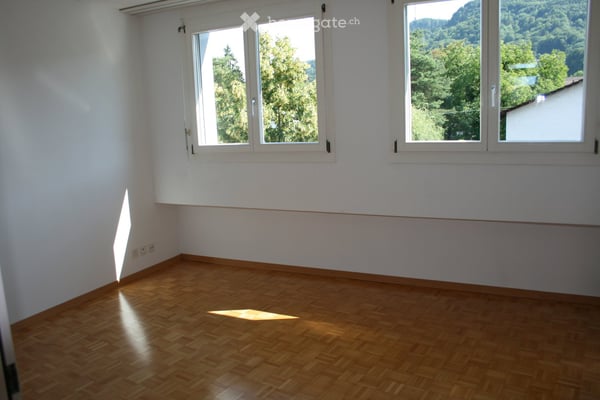 Charmante 2.5-Zimmer-Dachwohnung an der Fellenbergstrasse in Zürich 8