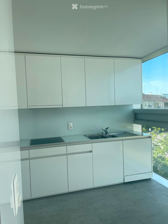 Helle 3.5-Zimmer-Wohnung mit Balkon und schöner Aussicht an der Sankt Jakob-Strasse, Basel 2