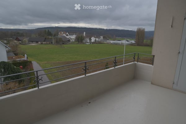 Gemütliche Dachwohnung in familiärem Mehrfamilienhaus zu vermieten. 19